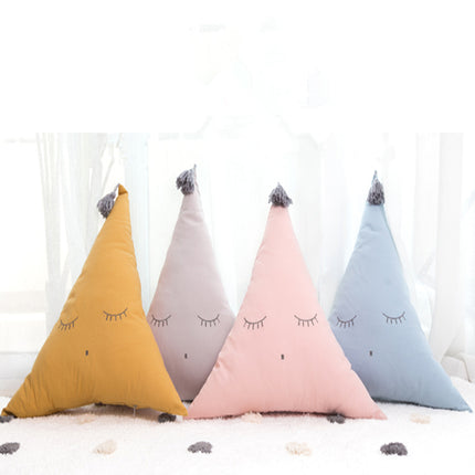 Cute little triangle pillow - Wnkrs