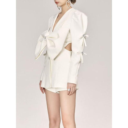 Blazer blanc tendance pour femme avec nœud en diamant