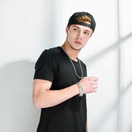 Men's Wide Heart Patterned Link Bracelet - Wnkrs