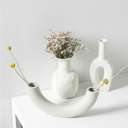 Multi-Shaped Ceramic Vase in White - wnkrs