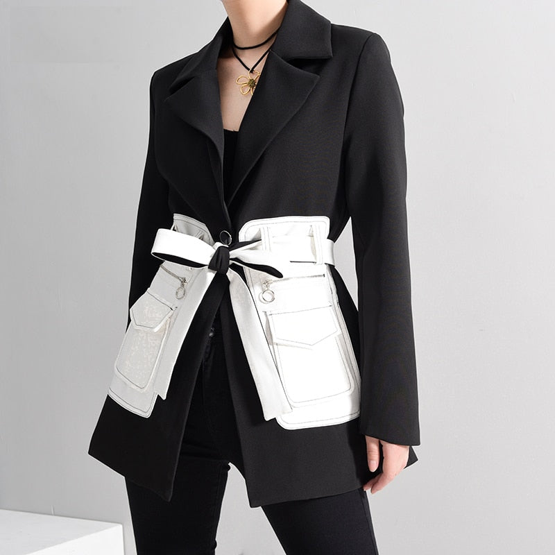 Women's Black Blazer White Pockets
