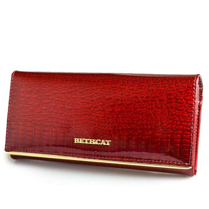 Women's Alligator Style Leather Wallet - Wnkrs