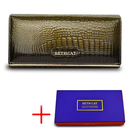 Women's Alligator Style Leather Wallet - Wnkrs