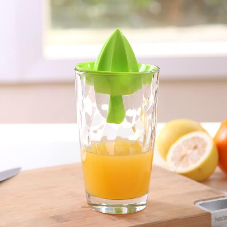 Convenient Plastic Citrus Fruit Squeezer Tool
