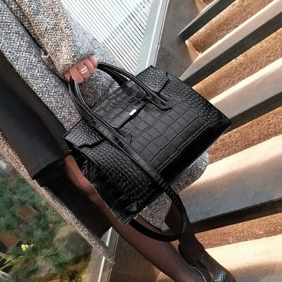 Crocodile Large Shoulder Bag for Women - Wnkrs