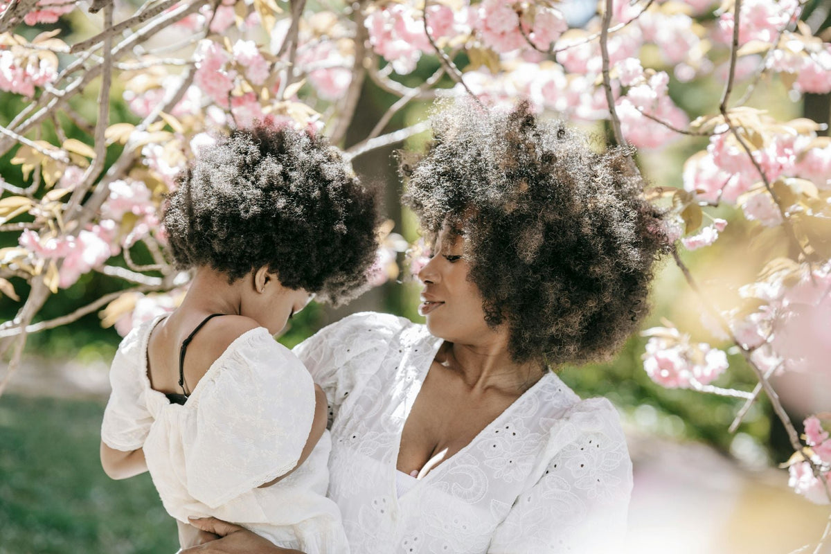 How to Style a Dress for Young Moms: Fashionable and Practical Outfit Ideas