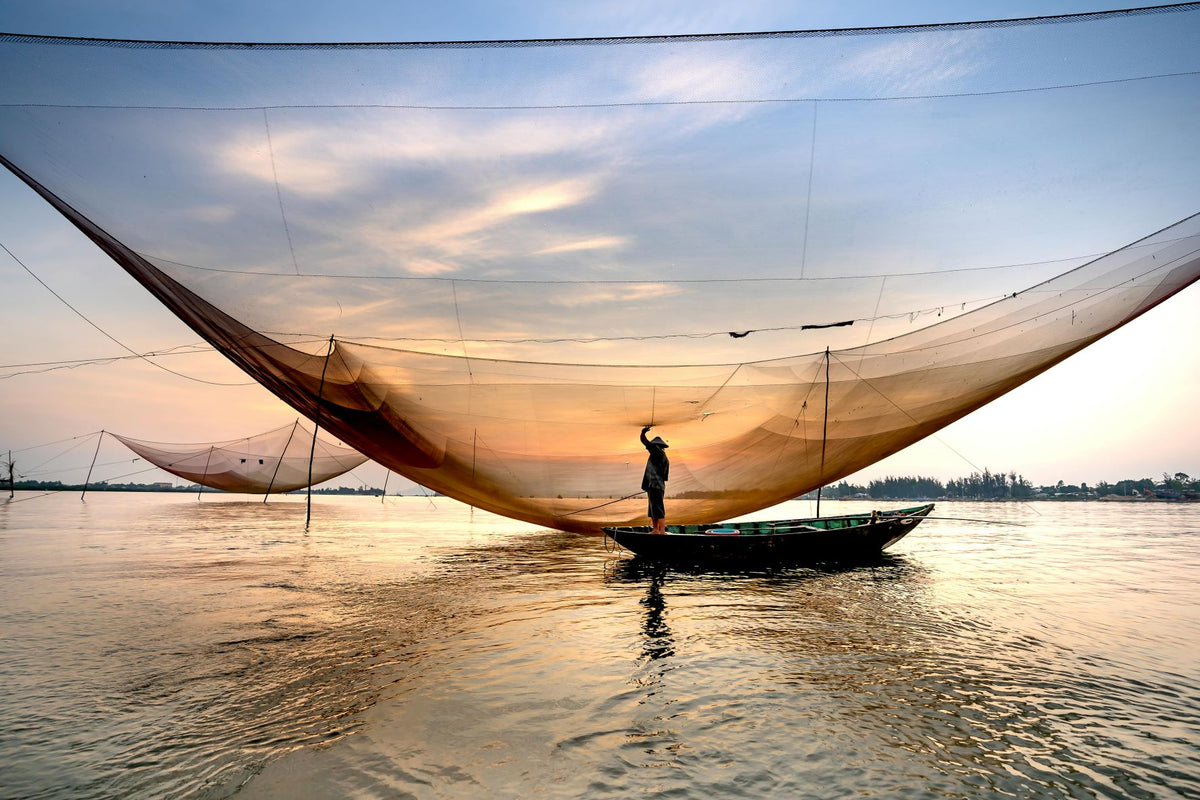 Casting Waves: Unlocking the Potential of Floating Fishing Nets for Anglers