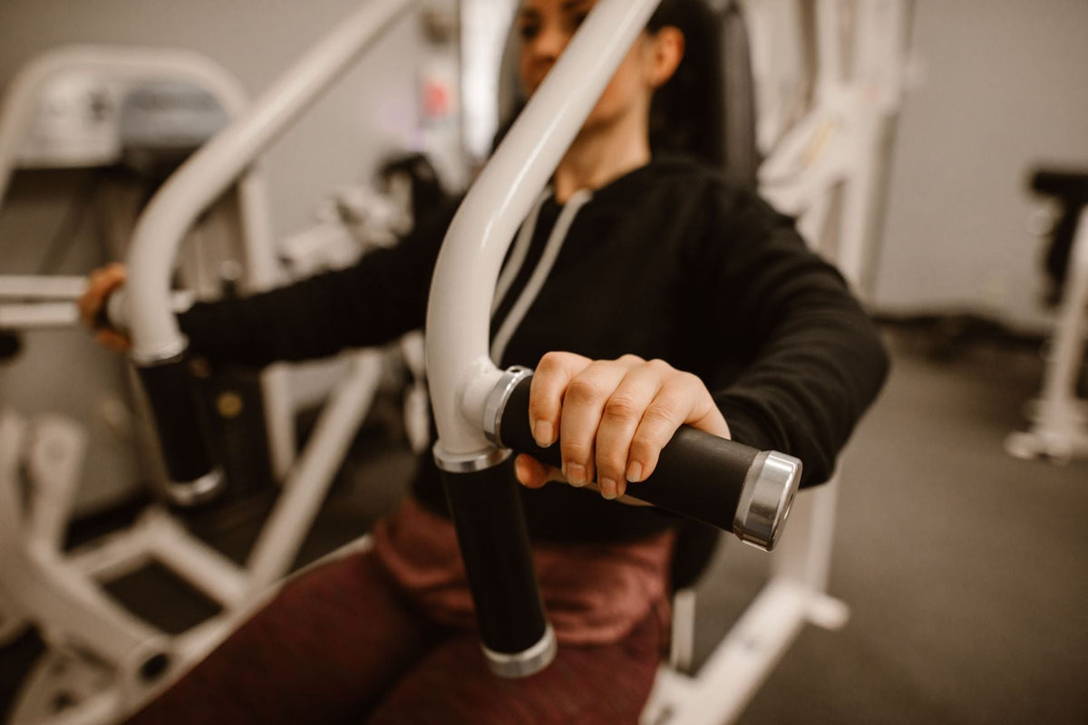Grip Width Changes More Than Comfort: How Hand Position Alters an Exercise