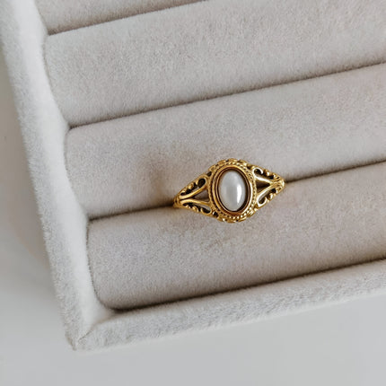 18K Gold Plated Hollow Texture Freshwater Pearl Ring