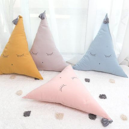 Cute little triangle pillow - Wnkrs