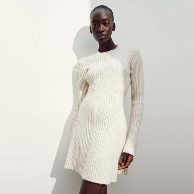 Elegant Knitted O-Neck Mini Dress