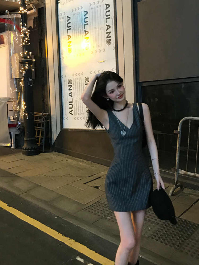 Women's Fashion V-neck Strap Striped Dress