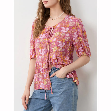 Blusa con escote en V y lazo con encaje floral