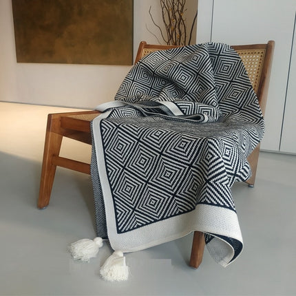 Retro Single Lunch Break Black And White Geometric Knit Blanket - Wnkrs