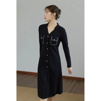 Robe d'hiver trapèze en tricot noire élégante à col en V