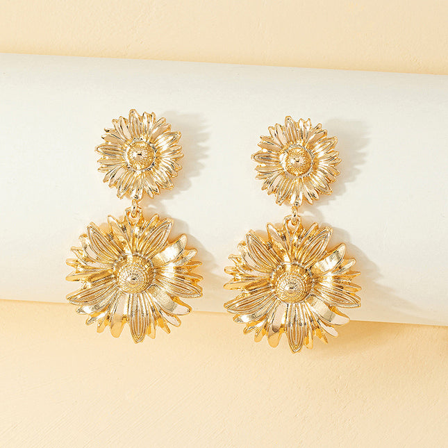 Boucles d'oreilles pendantes en forme de fleur de chrysanthème doré pour femme – Bijoux de fête élégants