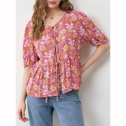 Blusa con escote en V y lazo con encaje floral