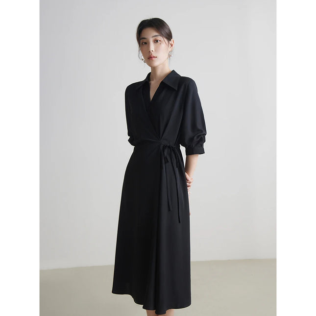 Robe drapée élégante pour femme avec col rabattu