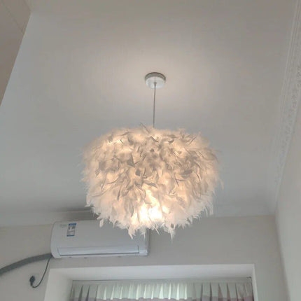 Enchanting Feather Pendant Lamp - Wnkrs