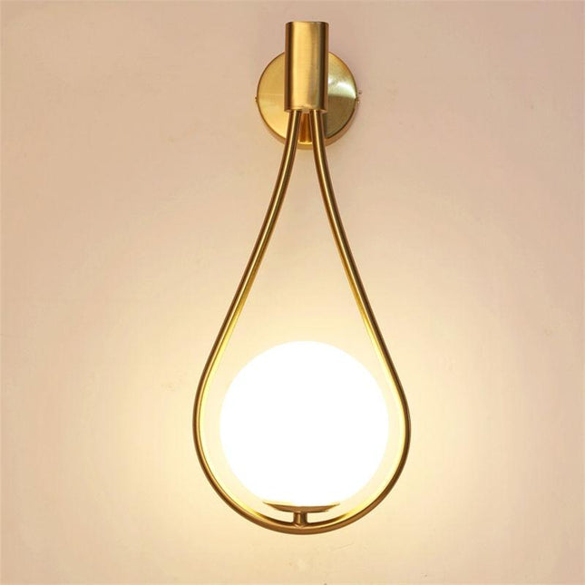 Lámpara de pared nórdica dorada