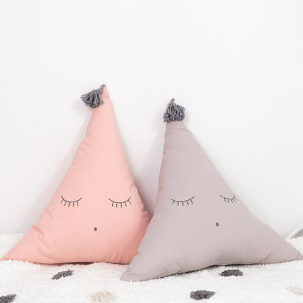 Cute little triangle pillow - Wnkrs