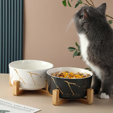 Elegante cuenco de mármol para mascotas con soporte de bambú