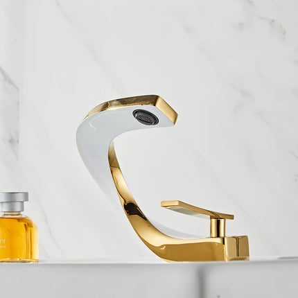 Elegante grifo para lavabo de baño de latón dorado y blanco