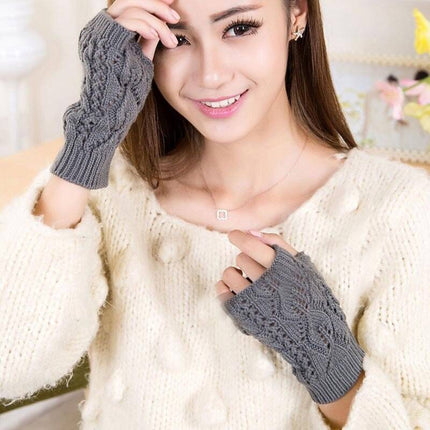 Women's Knitted Fingerless Gloves - Wnkrs