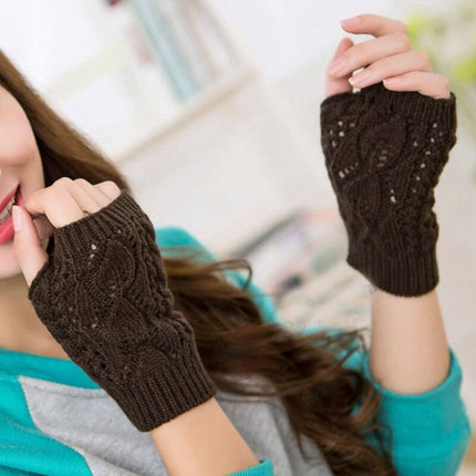 Women's Knitted Fingerless Gloves - Wnkrs