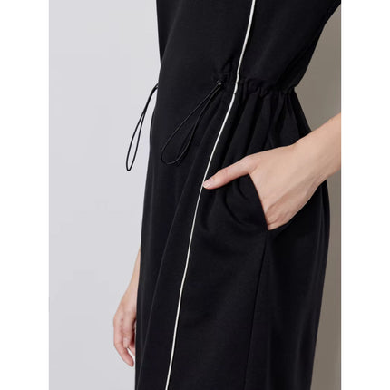 Robe pull de sport de couleur contrastante avec ceinture à cordon