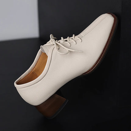 Elegantes zapatos de tacón alto con cordones y punta cuadrada