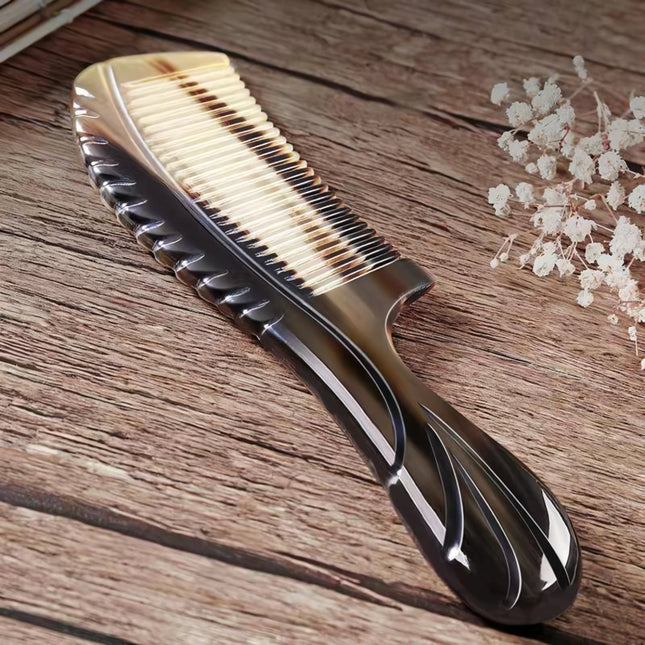 Peine de dientes finos de cuerno de buey natural