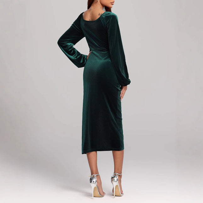 Vestido de terciopelo con escote en V y abertura plisada