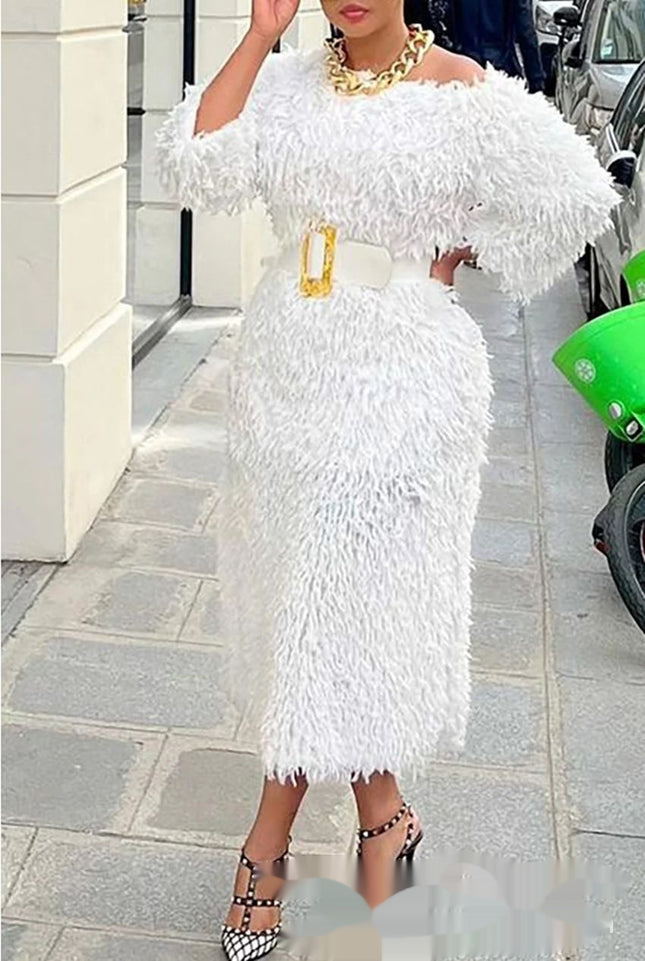 Robe étroite à manches longues avec ceinture à pampilles de tempérament