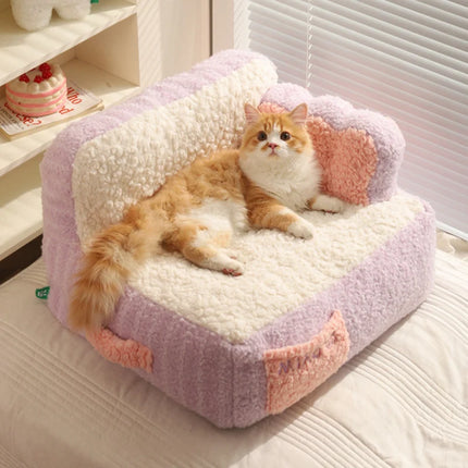 Acogedor sofá cama con forma de pastel de gato