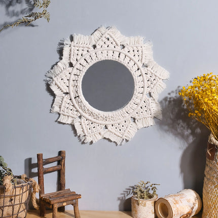 Espejo de pared hecho a mano en macramé: decoración bohemia para el hogar