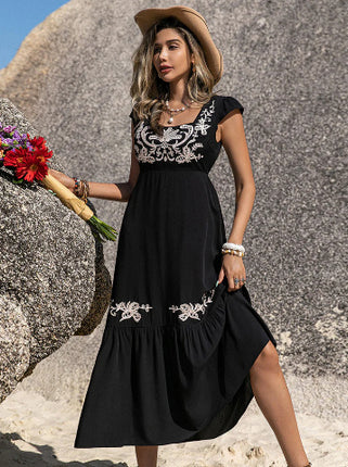 Bohemian Autumn And Winter New Black Embroidery Sleeveless Square Collar Dress