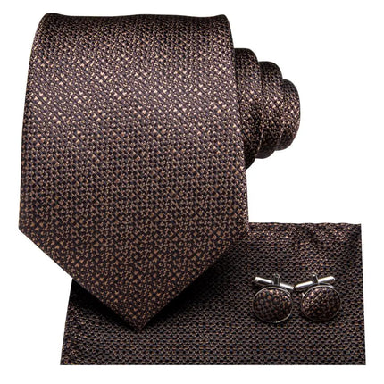 Elegante conjunto de corbata de seda marrón con pañuelo de bolsillo y gemelos