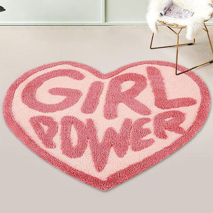 Tapis touffeté rose en forme de cœur pour chambre de fille