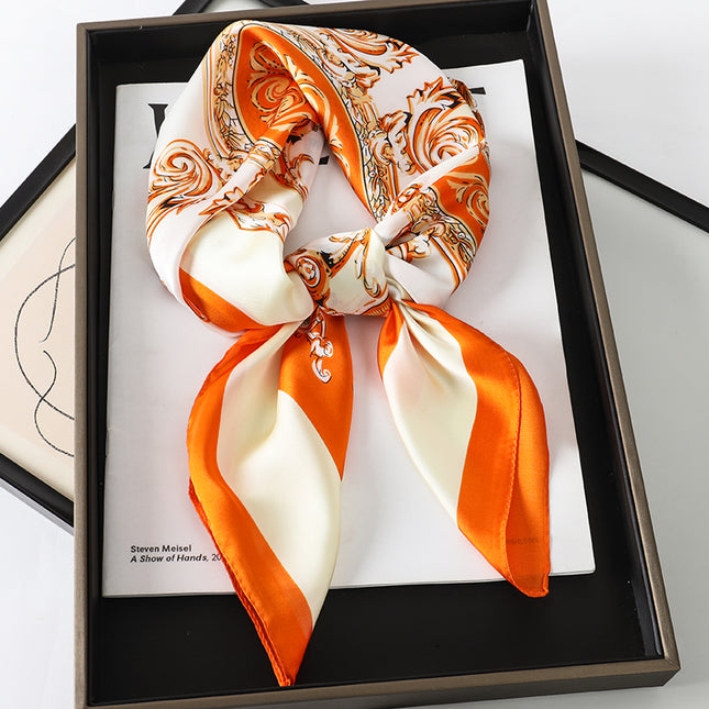 Elegante pañuelo cuadrado de seda