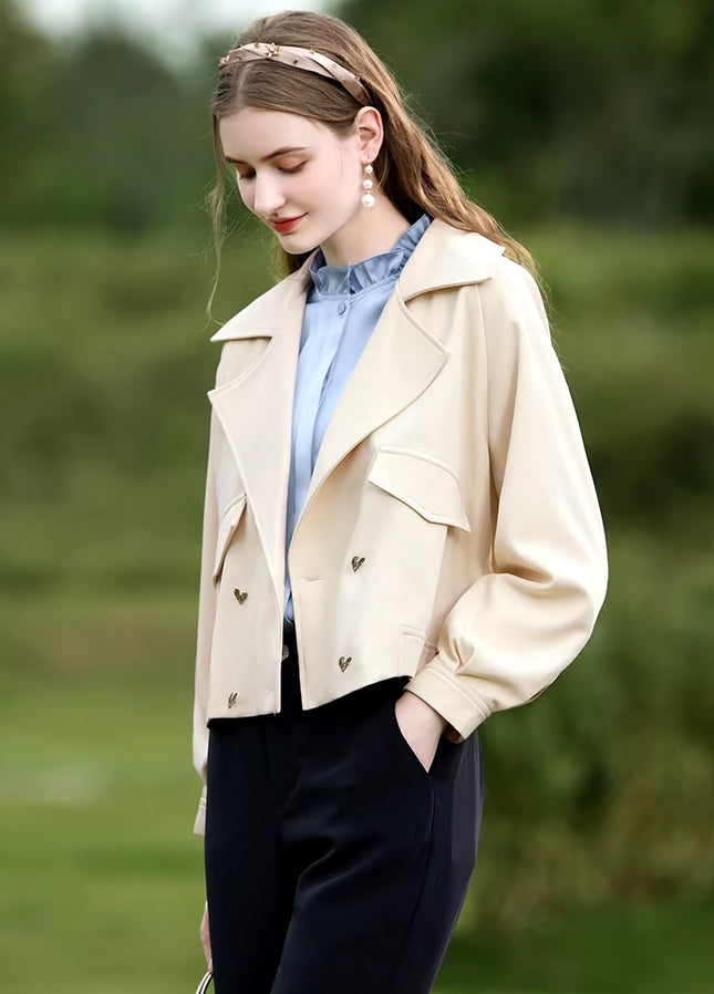 Trench-coat court chic de style anglais
