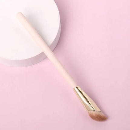 Pinceau de maquillage à tête oblique de luxe pour un fond de teint et un contour impeccables