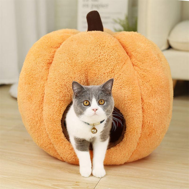 Cama de invierno para perros con forma de calabaza