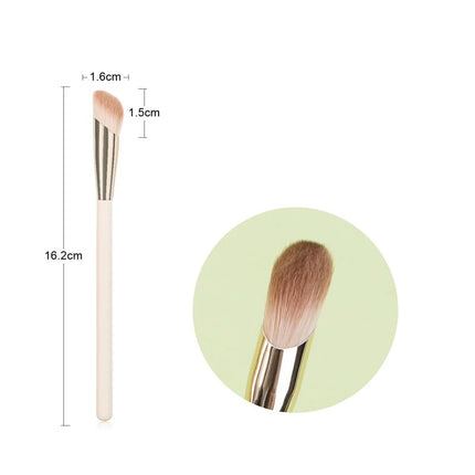 Pinceau de maquillage à tête oblique de luxe pour un fond de teint et un contour impeccables