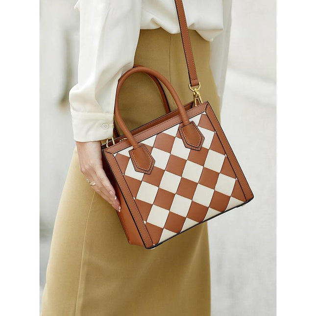 Elegante bolso de mano de piel auténtica