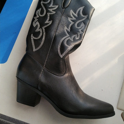 Botas vaqueras blancas de tacón alto estilo western