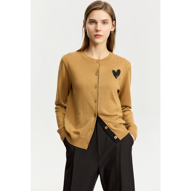 Cardigan tricoté minimaliste pour femme