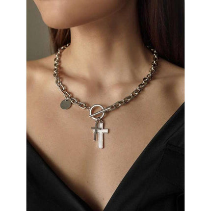 Trendy Cross Heart Pendant Necklace for Women – Elegant Sweater Accessory