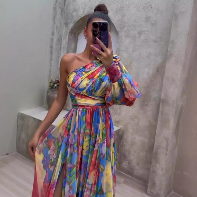 Robe imprimée à col diagonal et manches brodées pour femme