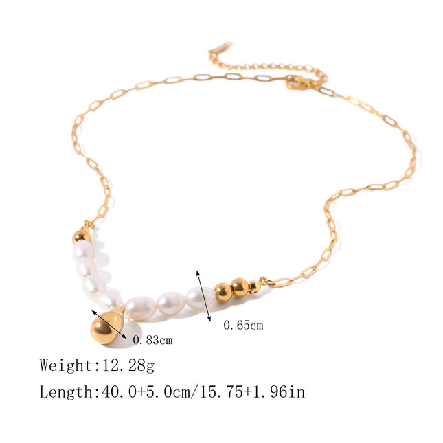 Collier élégant avec pendentif en perles et goutte d'or